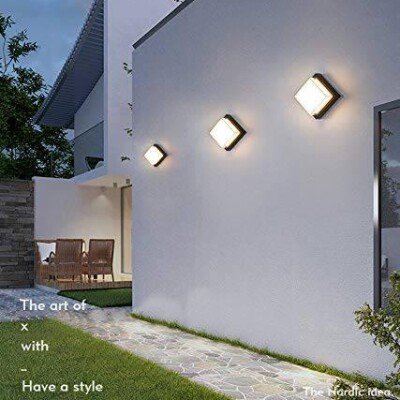 SINGLE GLASS SQ WALL LIGHT